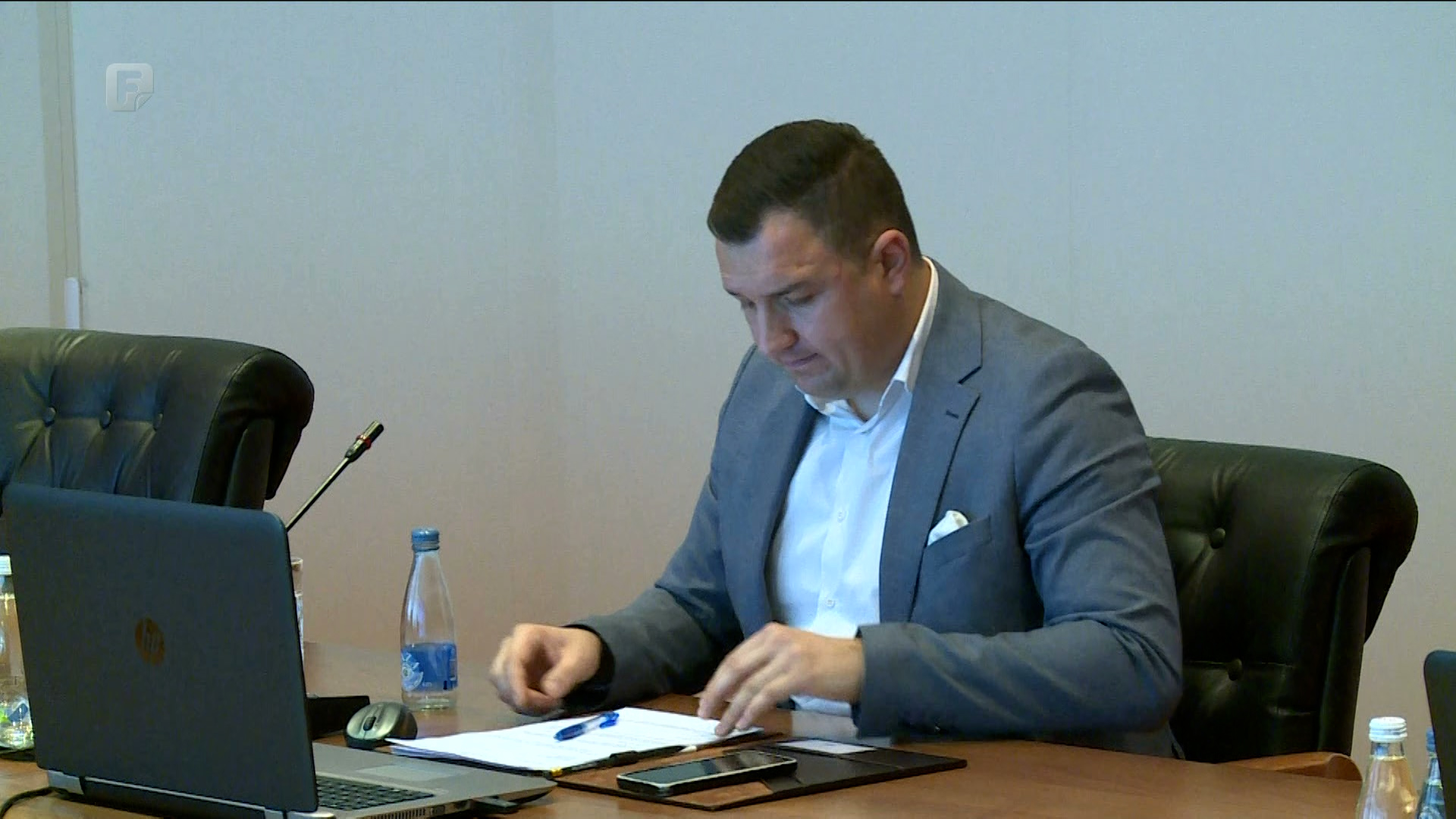 Već odavno je poznato da Lučić ne štedi novac iz državnog budžeta